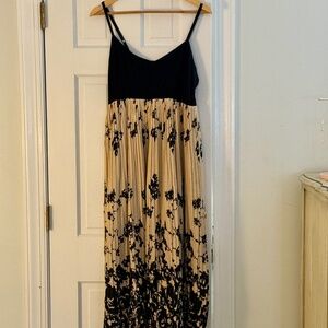 Gorgeous Versatile Flattering Dress • SZ L • Ankle Length